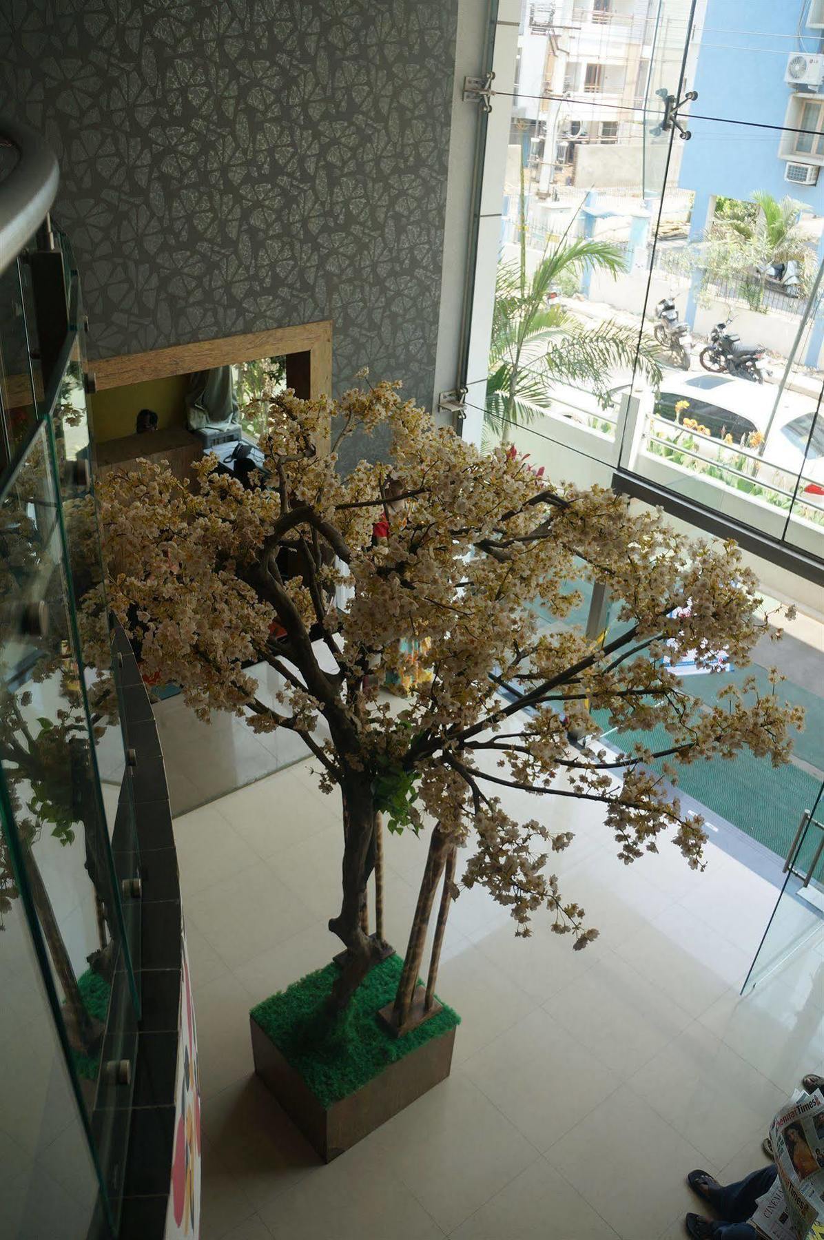 Lotels Hotel Chennai Bagian luar foto